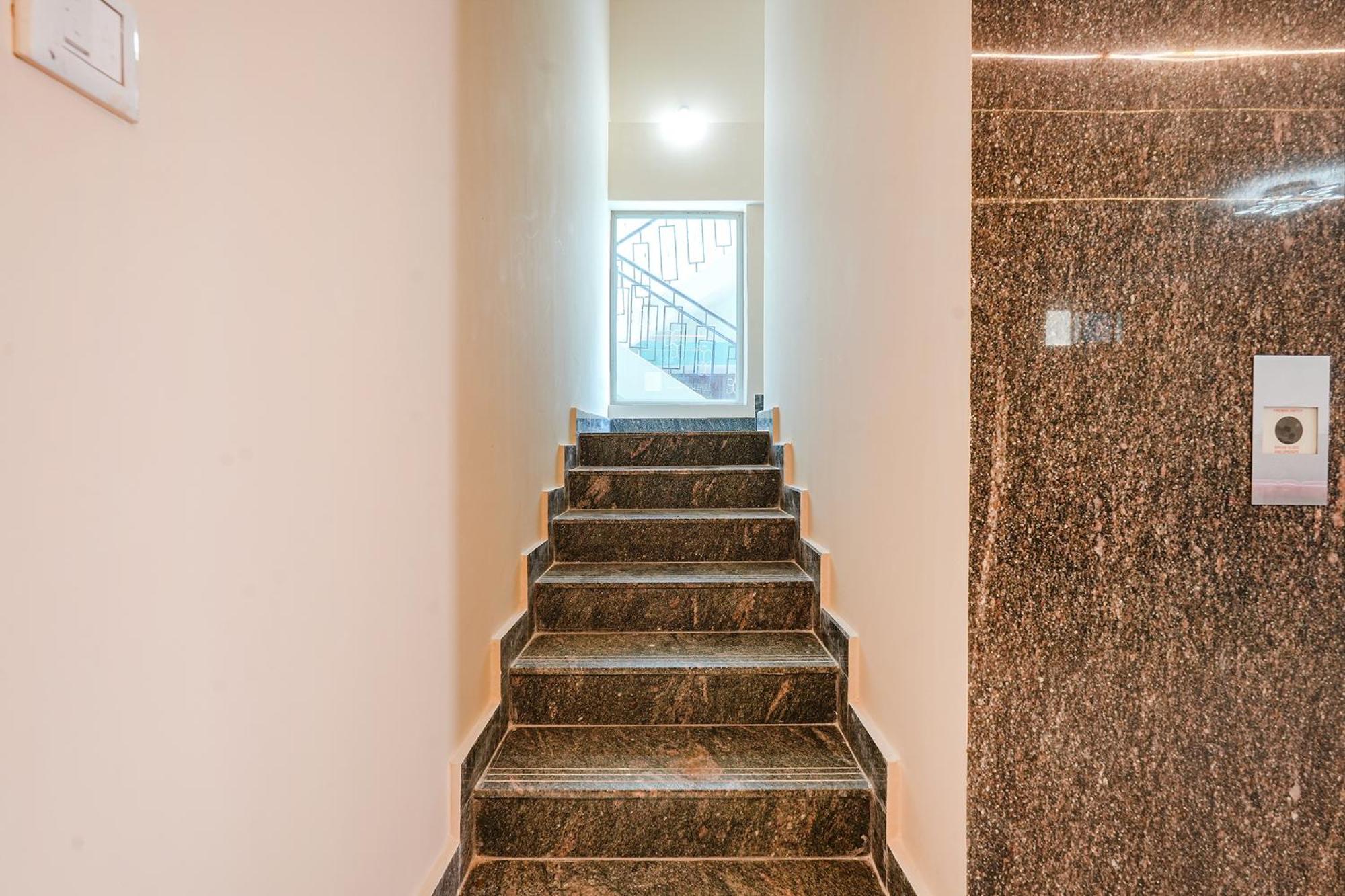 Fabhotel Crystal Suites バンガロール エクステリア 写真